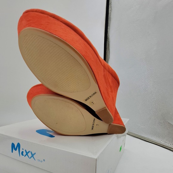 NIB Mixx Shuz Pinky Orangish Red Microfiber Platform Wedges 7 - Picture 7 of 9